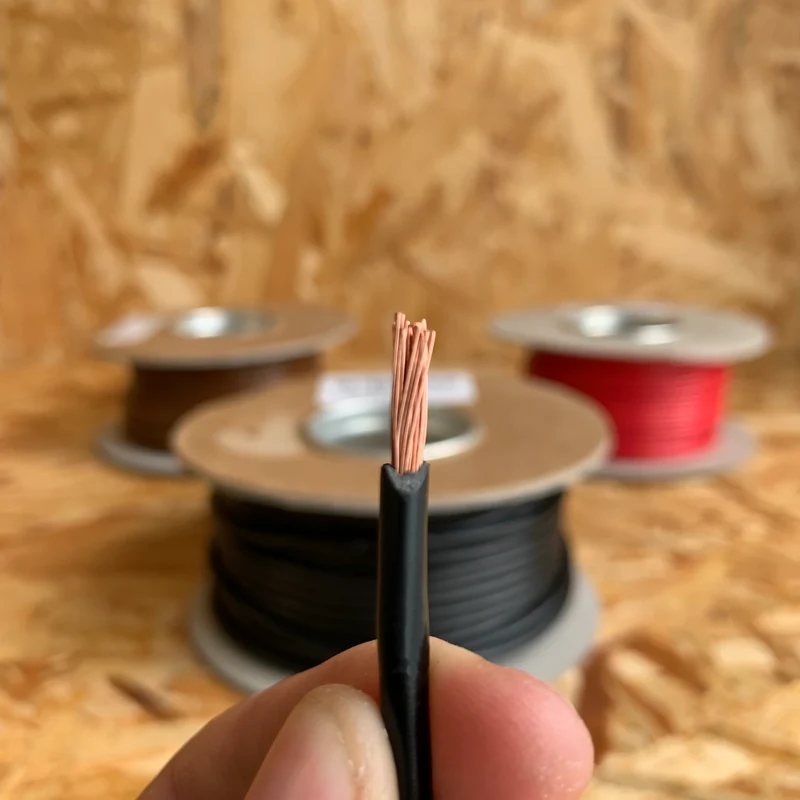 Enkelledarkabel för bil 3 mm² / 30 meter rulle