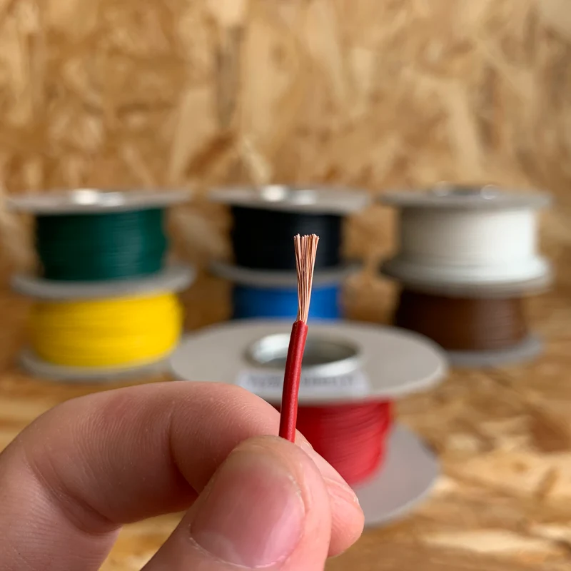 Enkelledarkabel för bil 1 mm² - tunnväggig / 10 meter rulle